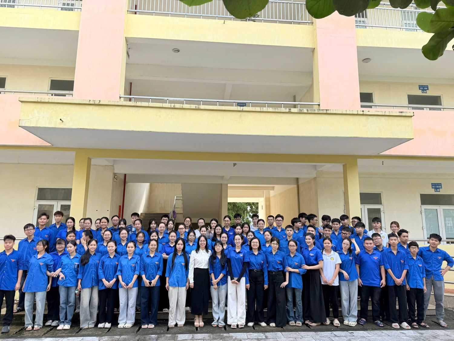 TUỔI TRẺ TRƯỜNG ĐẠI HỌC HỒNG ĐỨC SÔI NỔI RA QUÂN TỔNG DỌN VỆ SINH, SẴN SÀNG CHÀO ĐÓN NĂM HỌC MỚI 2026 -2027